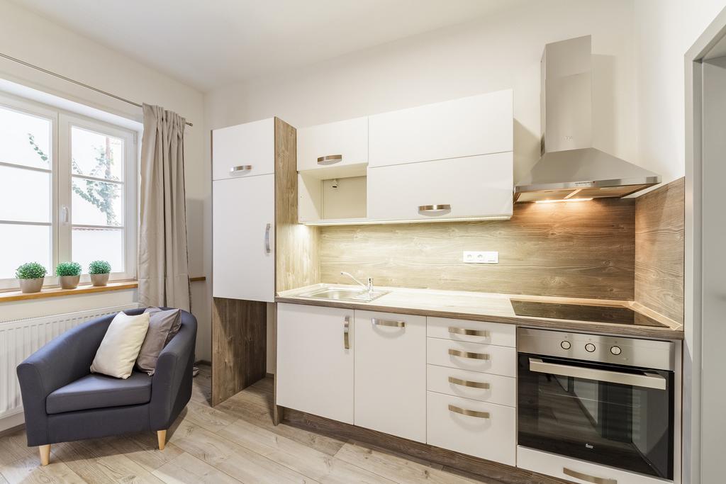 Downtown Royal Apartments Ceske Budejovice Exteriör bild